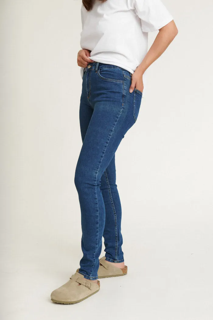 Eve Jeans - Mid Blue