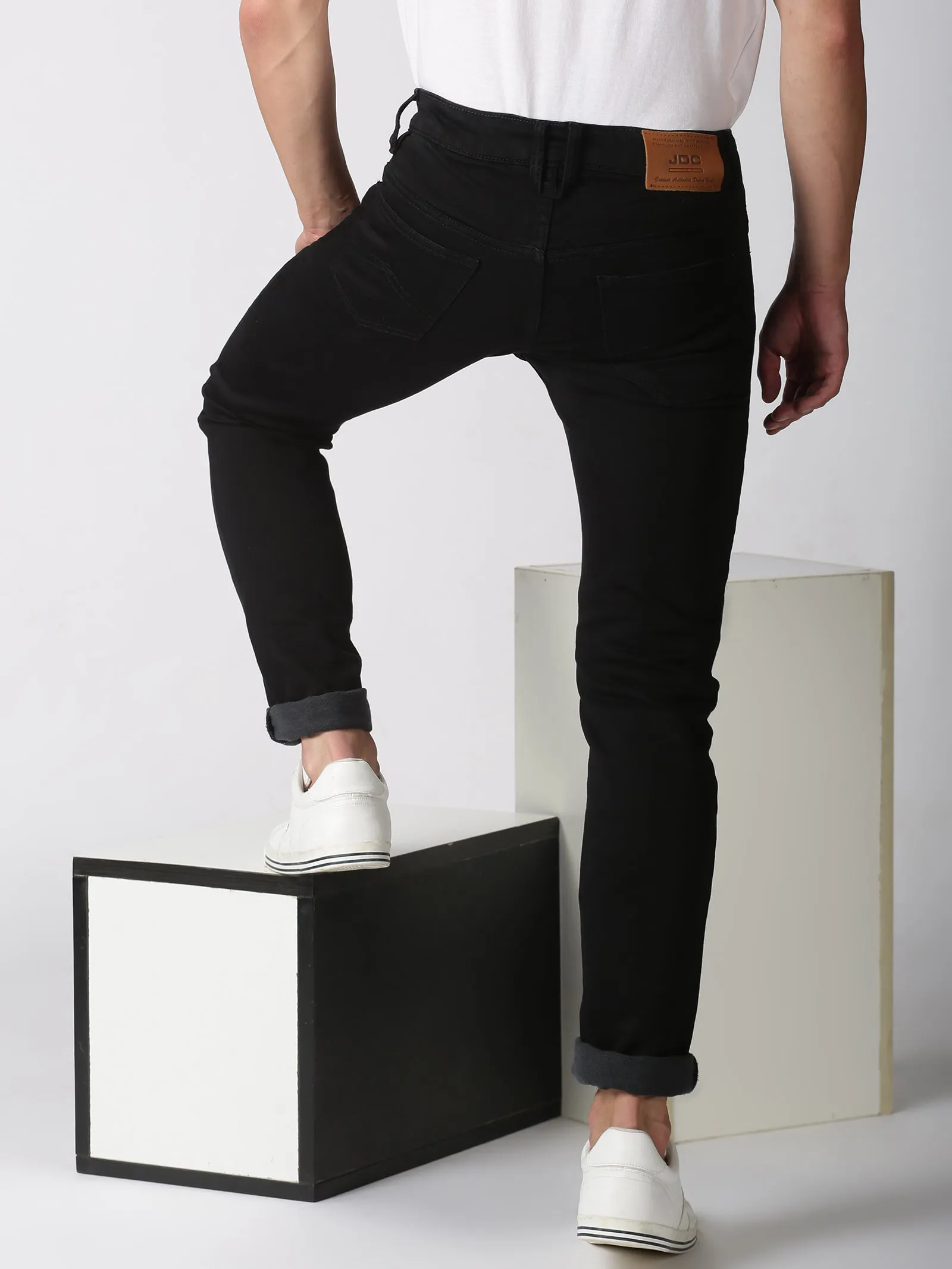 MEN'S BLACK SOLID SLIM FIT JEANS