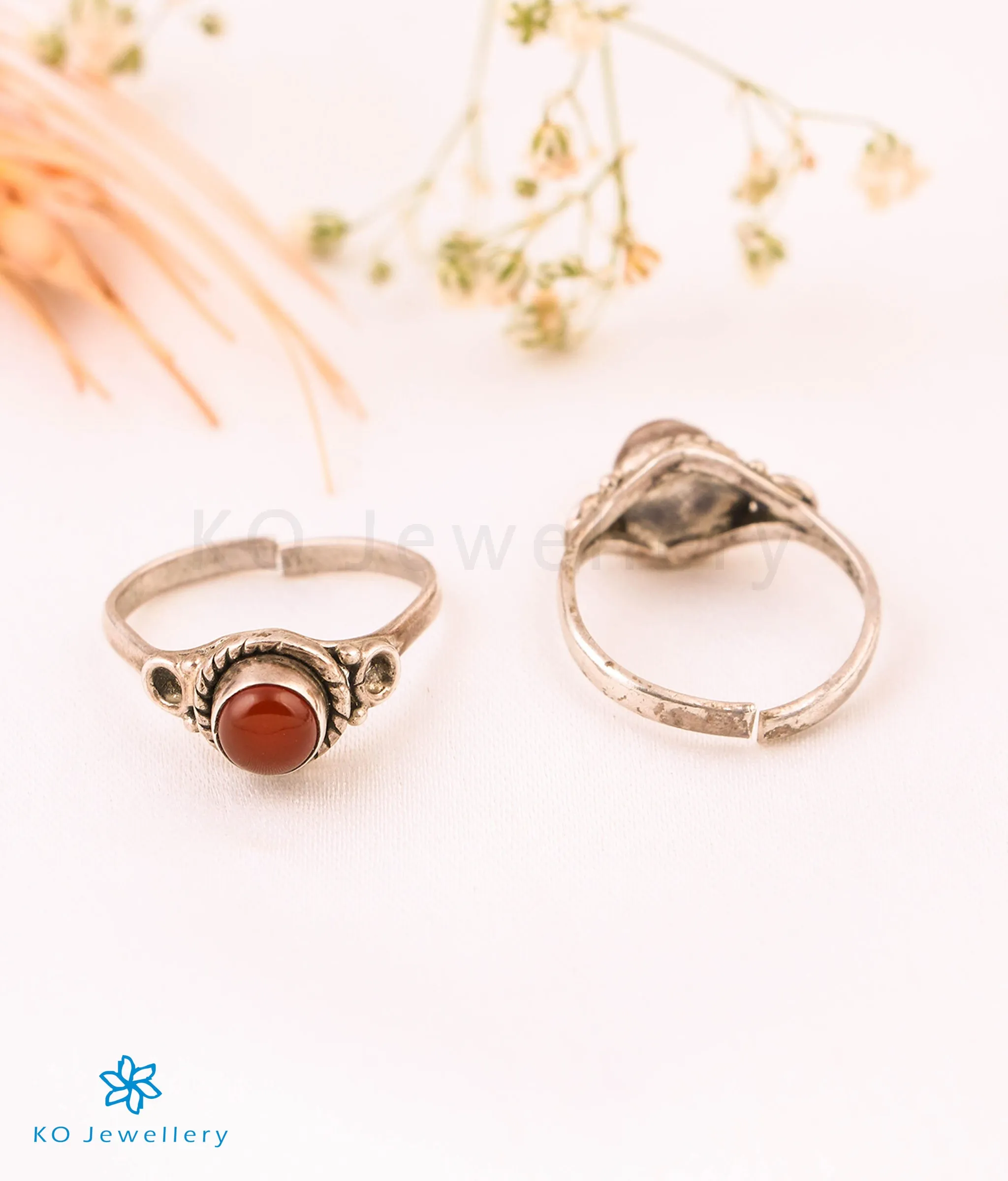 The Surabhi Silver Gemstone Toe-Rings